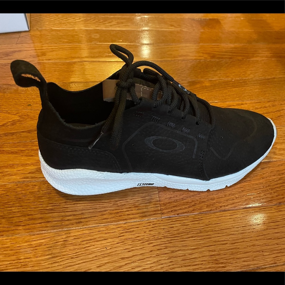 Women’s Oakley Carbon Sneaker